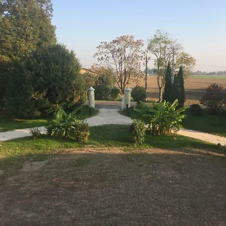 Pacchioni Bed & Breakfast 3*