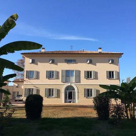 Pacchioni فندق مبيت وإفطار