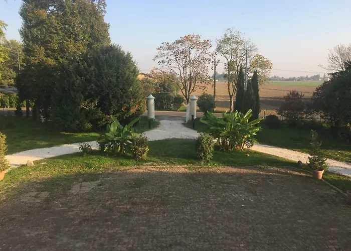 Pacchioni Bed & Breakfast 3*